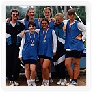1995 - dorostenky (trenér Kuzikovský, Žižková, Nováková H., trenérka Kollarčíková, Hynková, korm. Hradilová, Hacarová)
